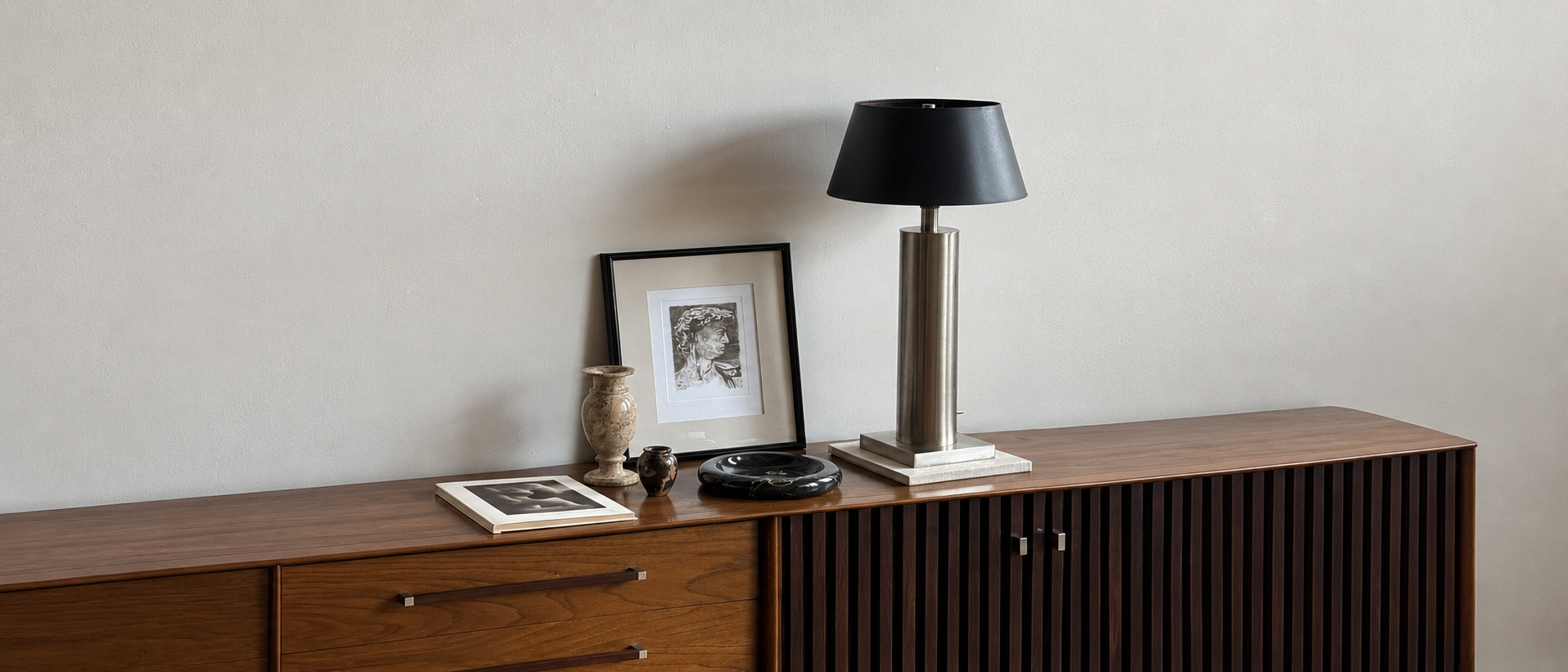 Decorative objects arranged in a considered interior